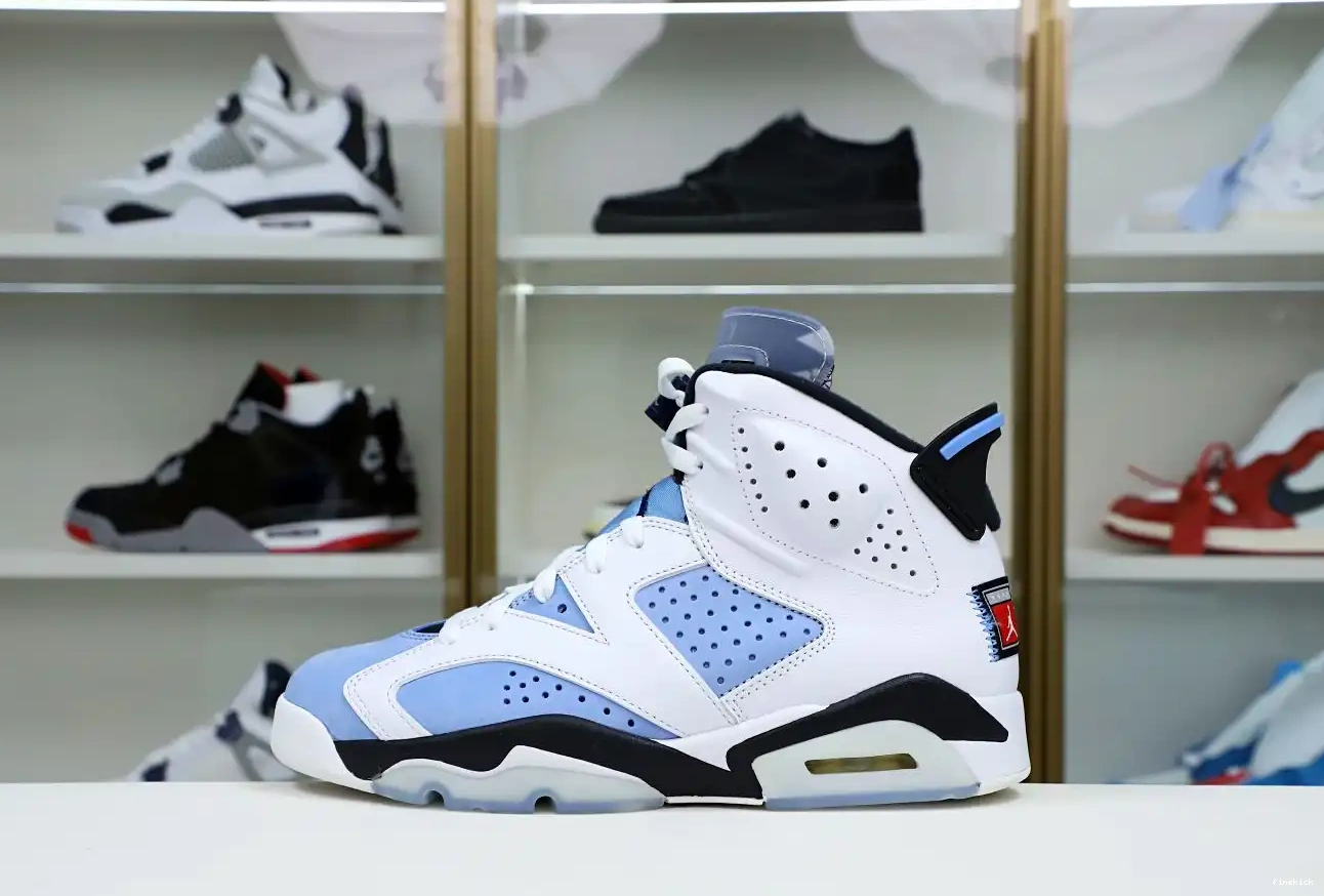 HOME' RETRO AIR JORDAN 6 'UNC 0405